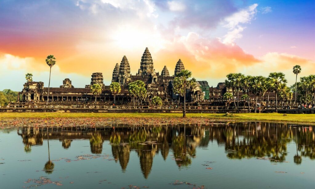 Mengunjungi Keajaiban Arsitektur Kuil Angkor Wat di Kamboja